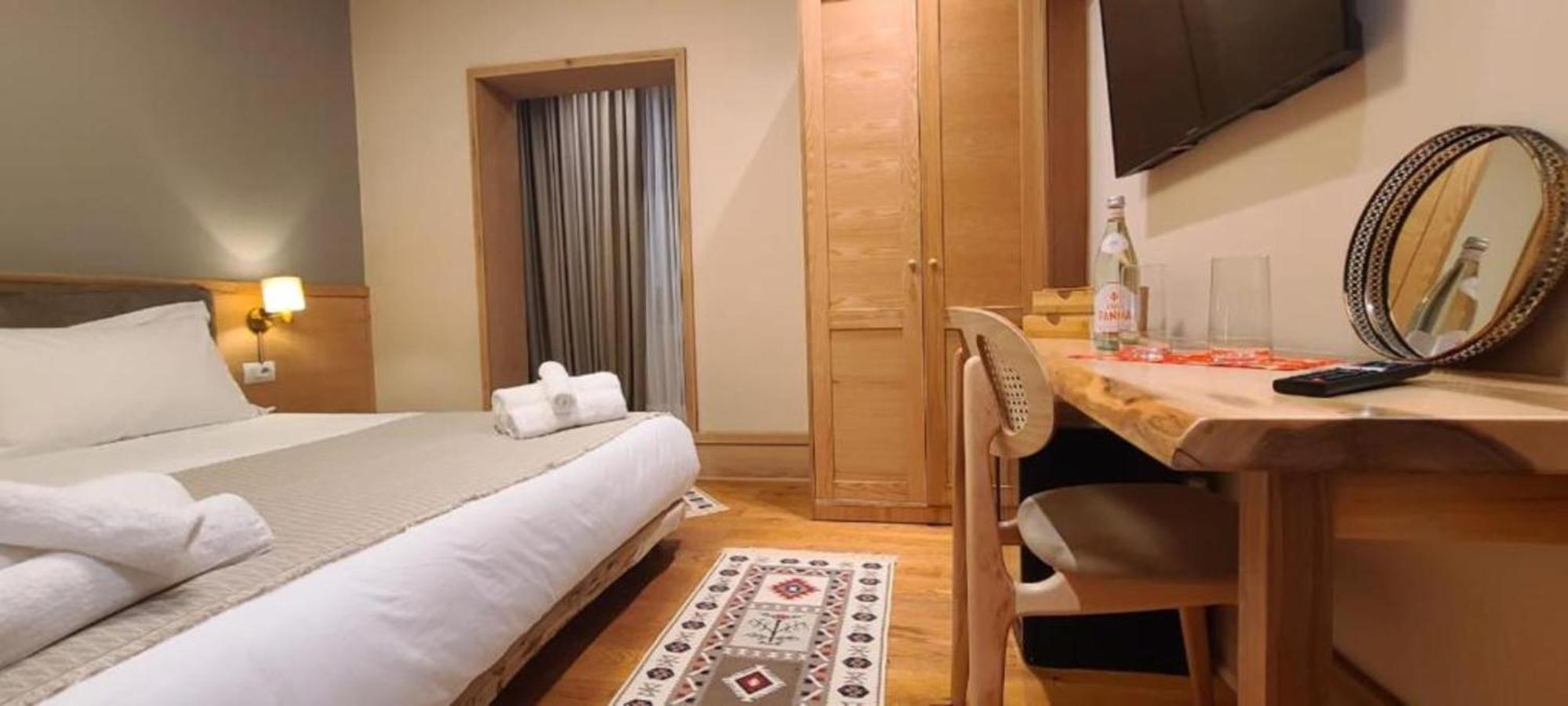 Velar Hotel Boutique Korce Exterior photo